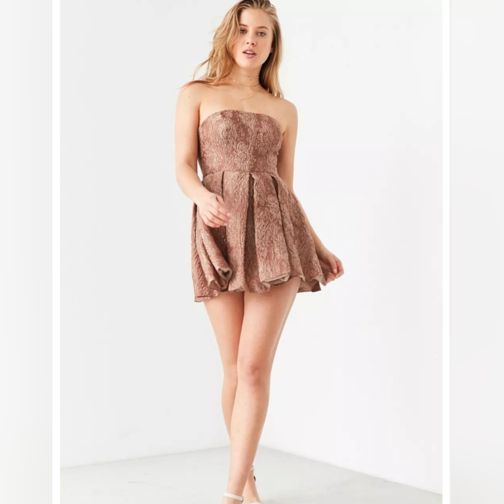 Urban Outfitters Kimchi Blue Coralie Romper Dress NWOT 6 - Picture 3 of 7